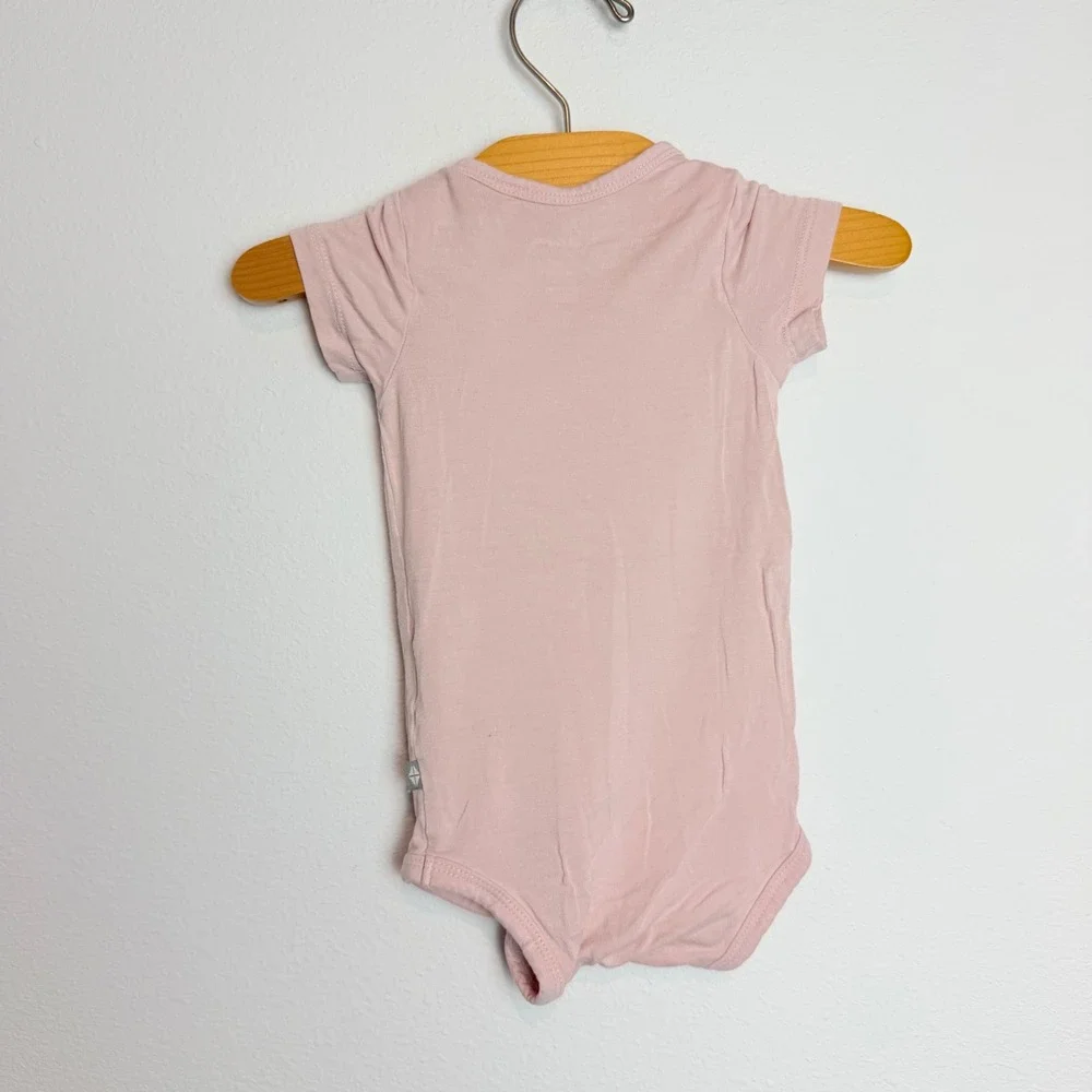Kyte Baby Short Sleeve Bamboo Bodysuit Dusty Rose Pink 3-6 Months Infant